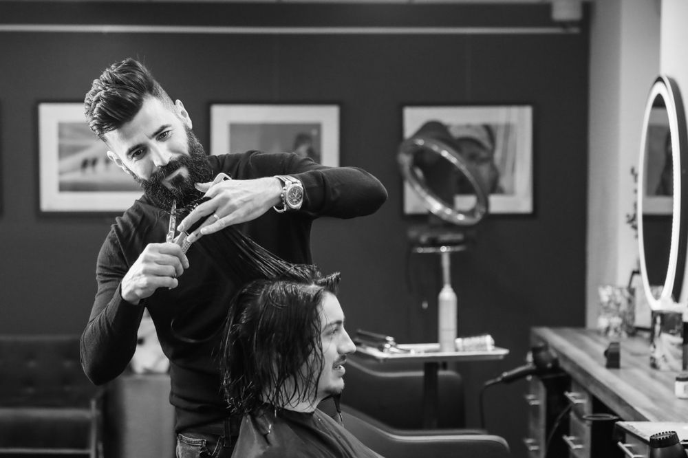 Whizolosophy | Why Are Men Shifting Back to Barbershops?