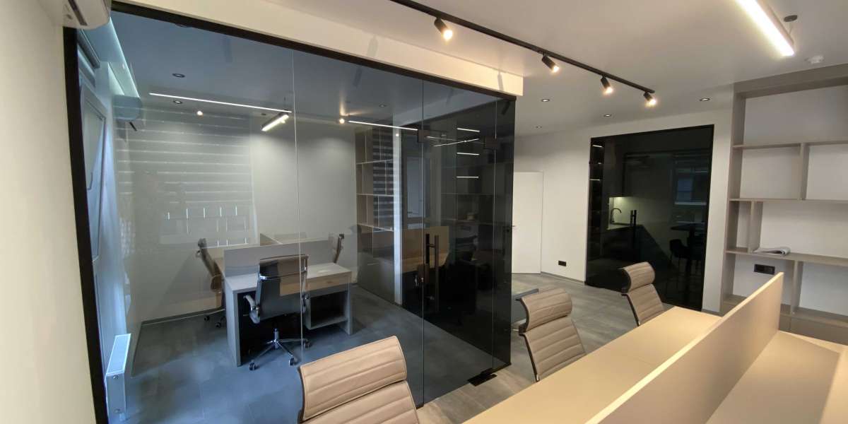 Революція в дизайні офісних приміщень: переваги використання скляних перегородок Eraglass