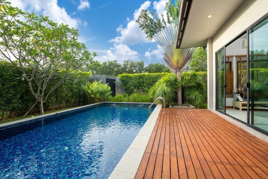 Why Brisbane Homeowners Are Opting for Fibreglass Pools Over Traditional Options – RueAmi