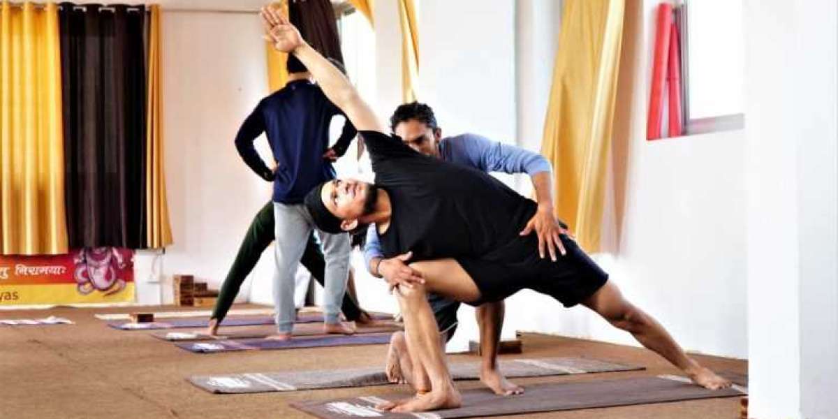 300 Hour Yoga Teacher Training in Rishikesh, India